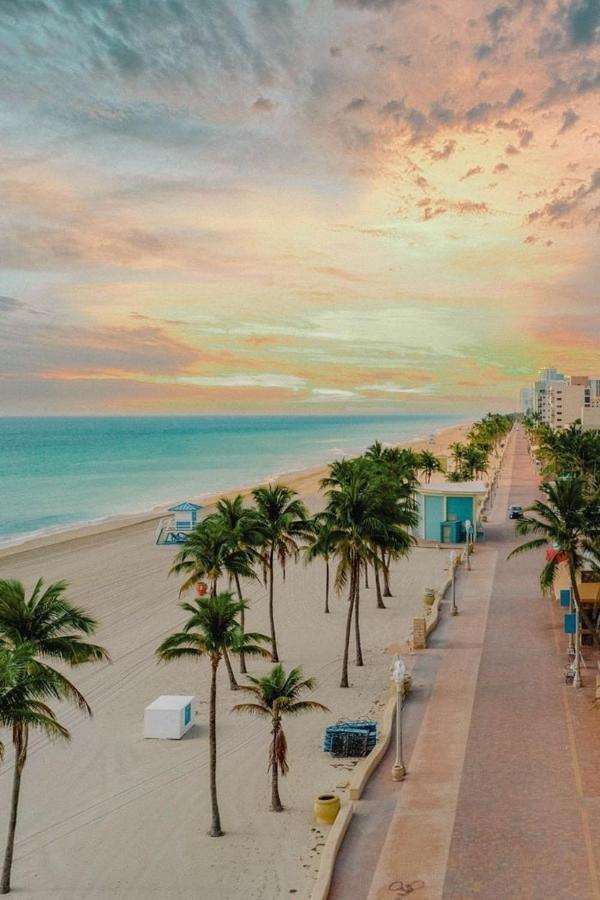 Christmas Retreat Walk To Dania Beach Pool Extérieur photo